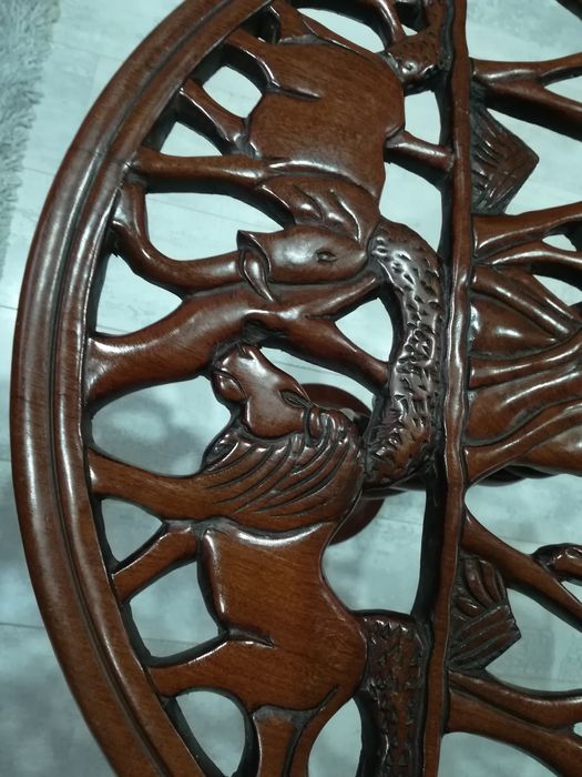 Маса - дърворезба