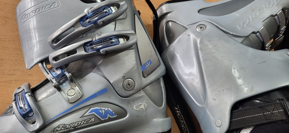 Clapari Nordica femei 250-255