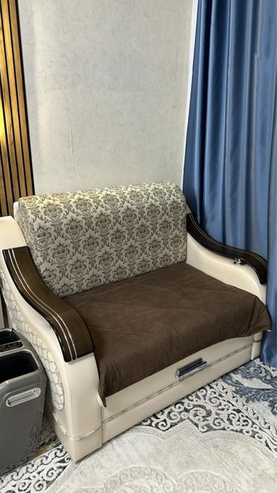 Диван и кресло. Состояние идеальное