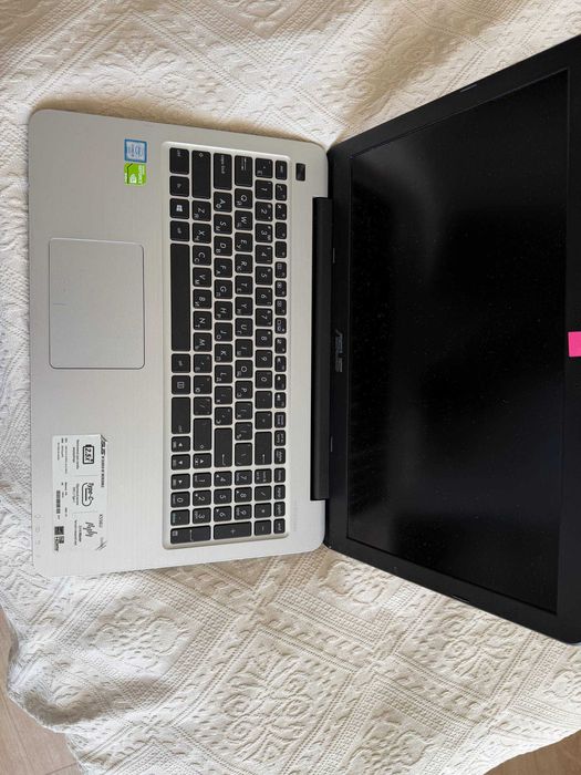 Ноутбук ASUS X555U