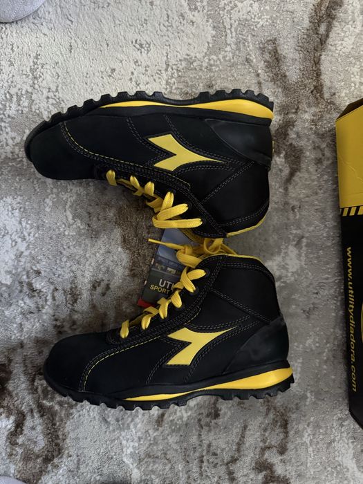 Bocanci protectie Diadora Glove Hype marimi de la 36la 39