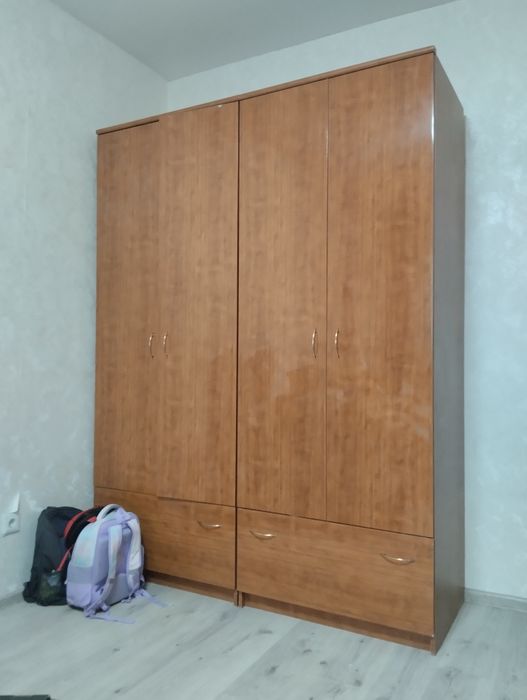 Продам два шкафа