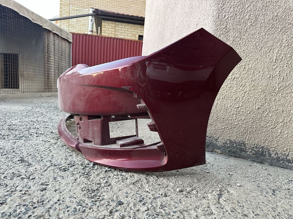 Продам бампер от Toyota Corolla 2018 (E180)