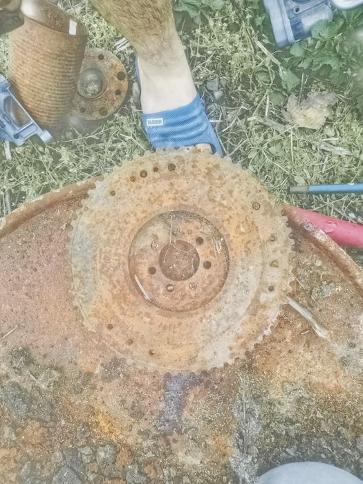 Vand  piese de mașină