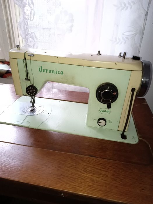 Mașină de cusut  Veronica