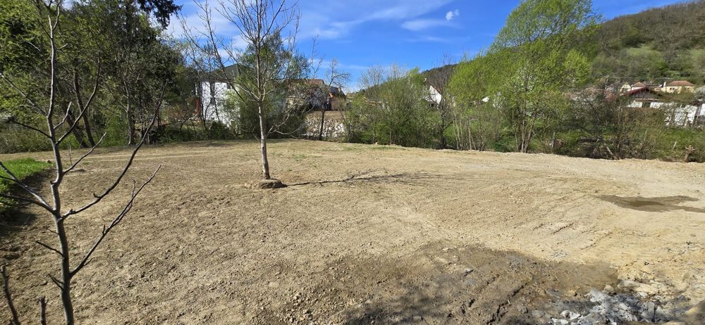 Vând teren intravilan in Sighișoara str. Ceahlaului