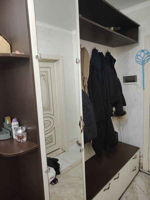Прихожая продам.