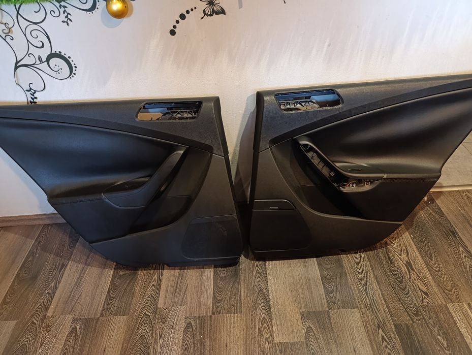 Кори за задните врати на Passat B6 Комби