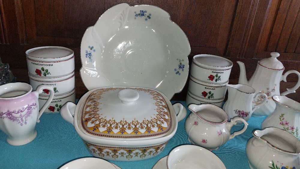 Перфектни, неизползвани български порцеланови съдове Изида