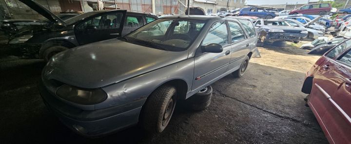 Balama capota motor stanga Renault Laguna prima generatie (facelift)