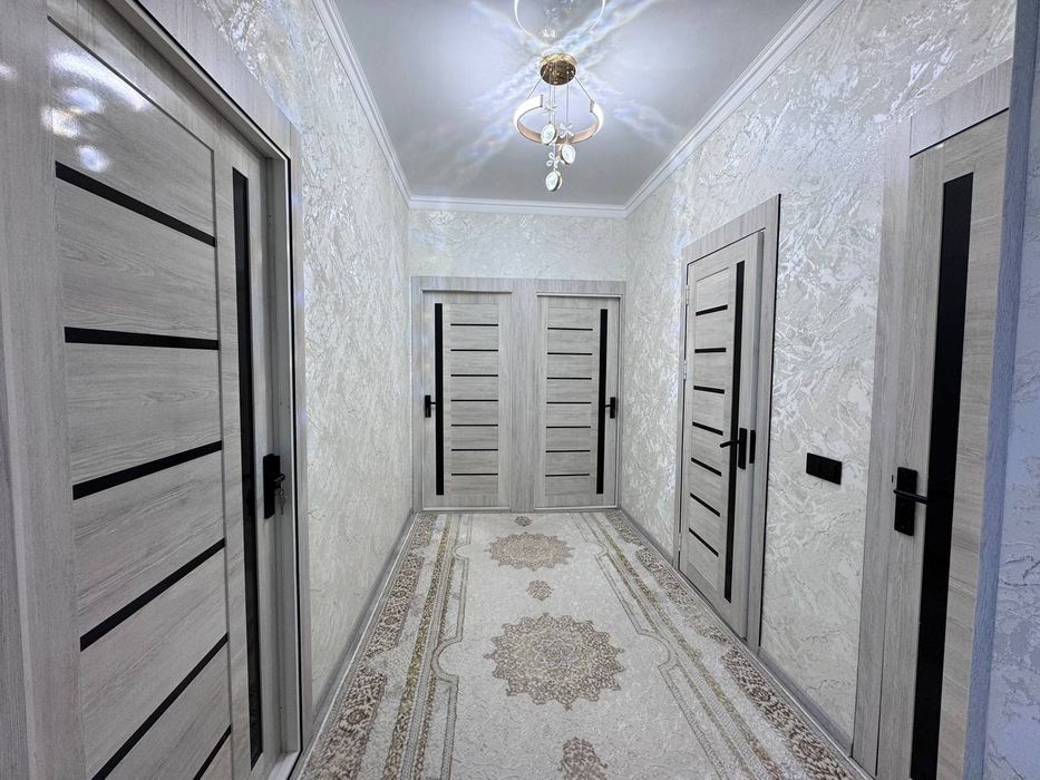 Сдается 3х комнатная квартира на 8этаже 7мкр 300$