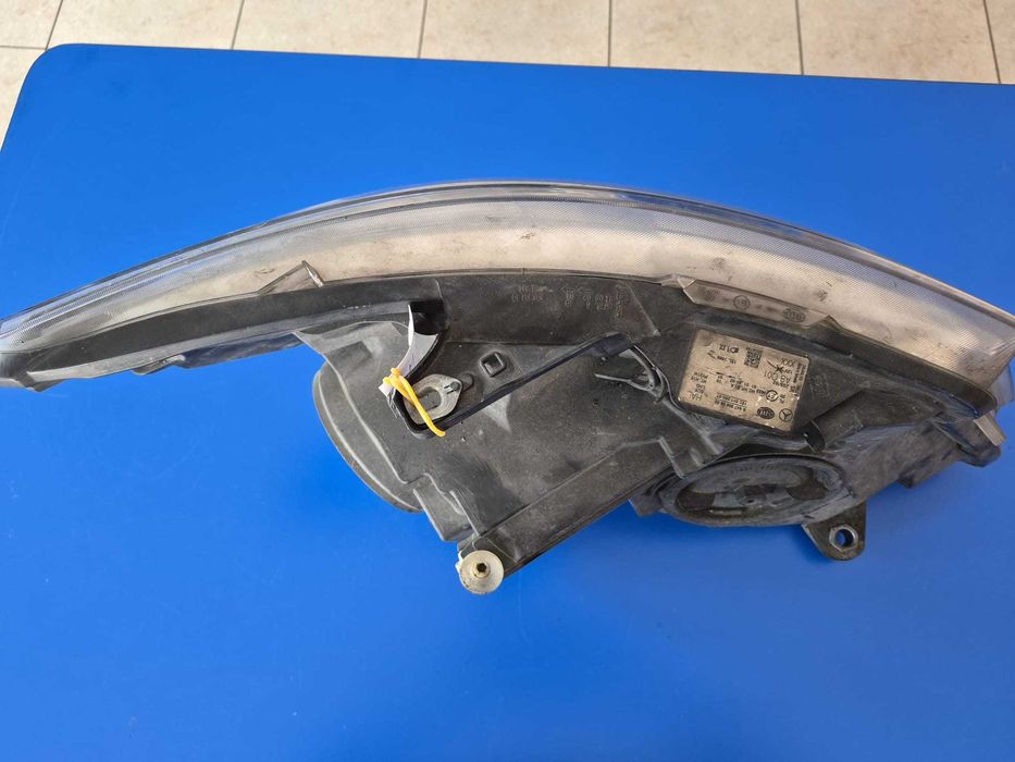 Far Mercedes  Benz  Vito Viano , an 2014, dreapta, stanga A 447 906 59 00