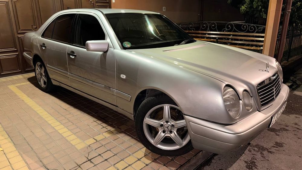 Srochna Mersedes W210 sotiladi