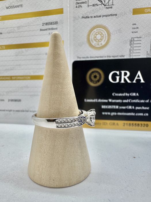 Сребърен пръстен с мойсанит ( диамант ) 0.5 карата