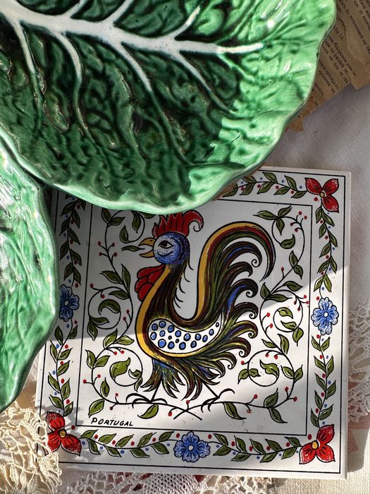 Голямо плато за предястия, портогалска майолика от Bordallo Pinheiro