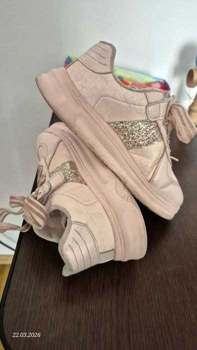 Adidași fetite nr.35(22cm)