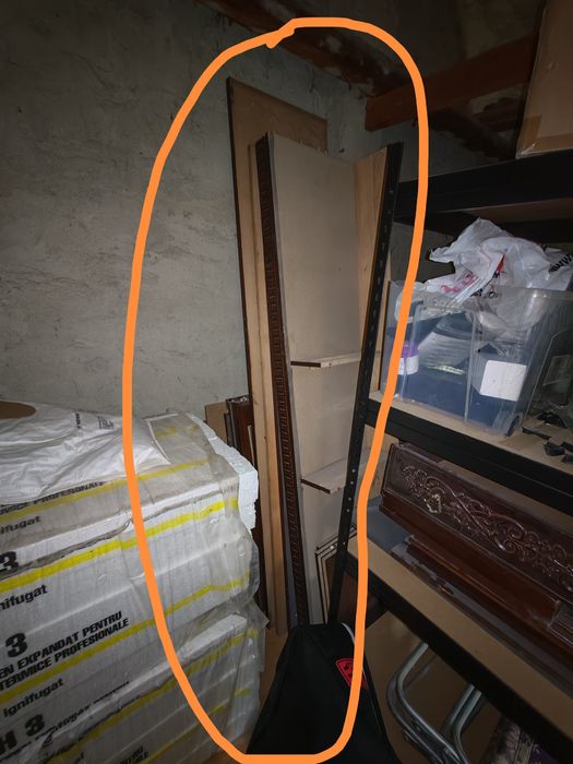 Dulap vechi de sufragerie. Bonus dulap cu vitrina