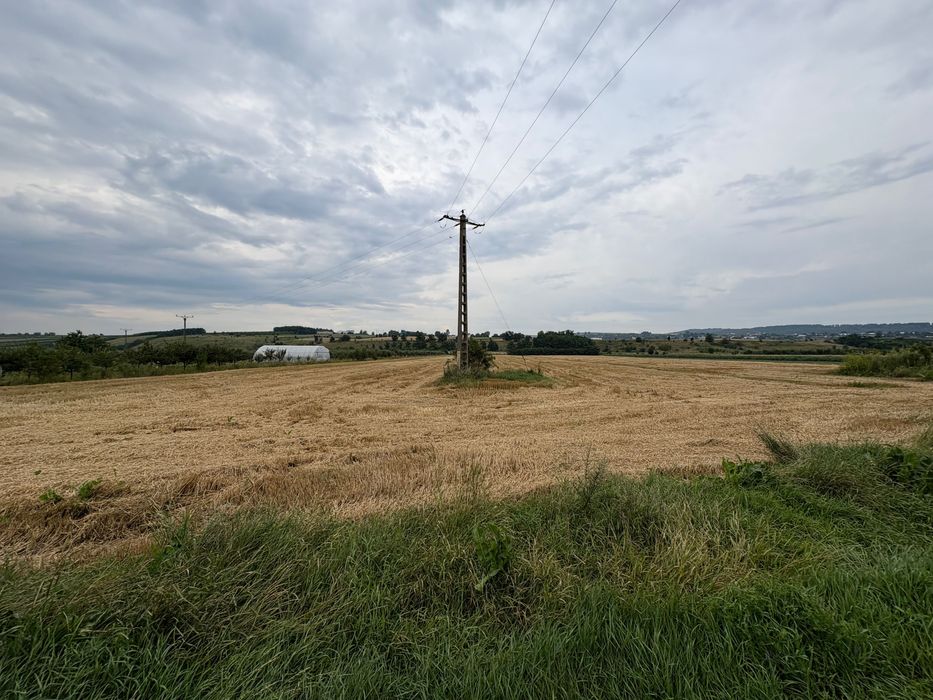 Teren de vanzare 1.5h slobozia dupa linia ferata , si alta pacela 1he