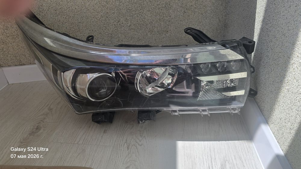 Фара Toyota Corolla E180