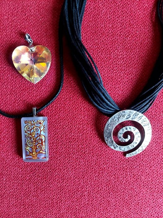 Продавам бижута  *