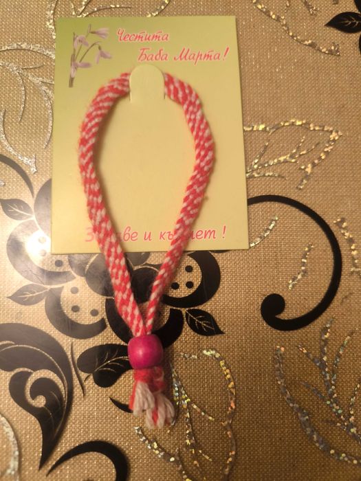 Ръчно направени мартеници