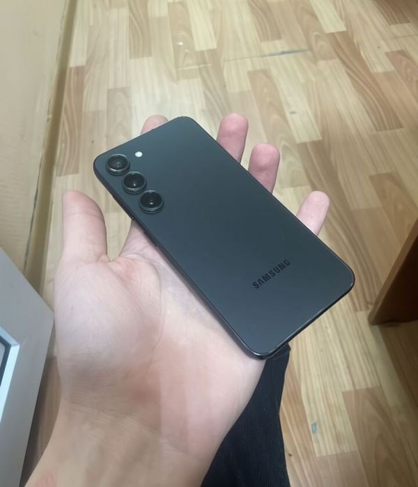 Samsung s23  в отличном состоянии