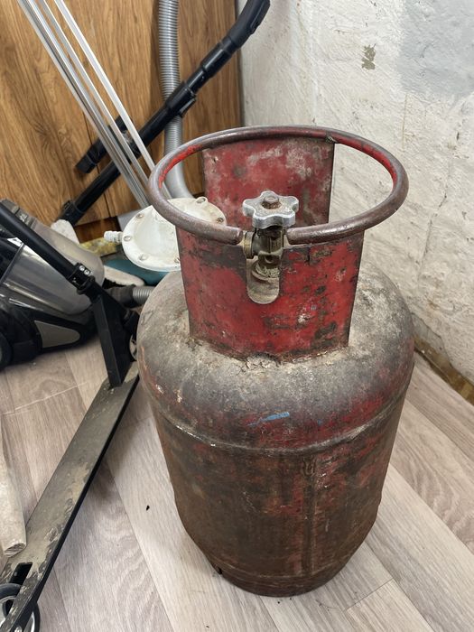 продам газ балон .