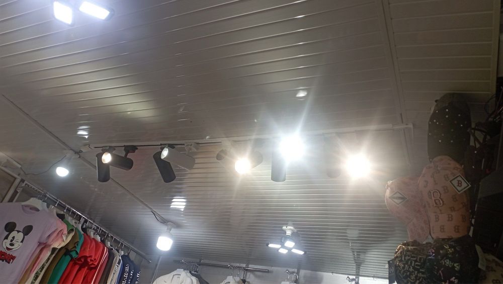 Лед чироклар сотилади, дукон ва уйлар учун махсус. 40 дона бор.