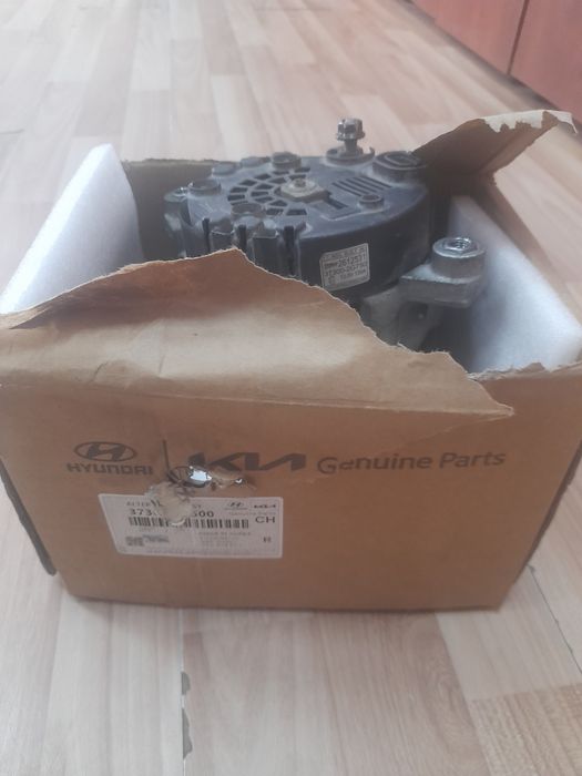 Продам генератор на киа саренто 2,4  2014г.в.