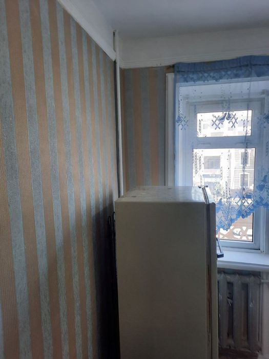 Срочно продаётся 1 комнатная квартира, Поворот, Зафар ресторан