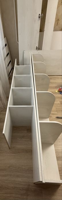 Шкаф уговой для вещей