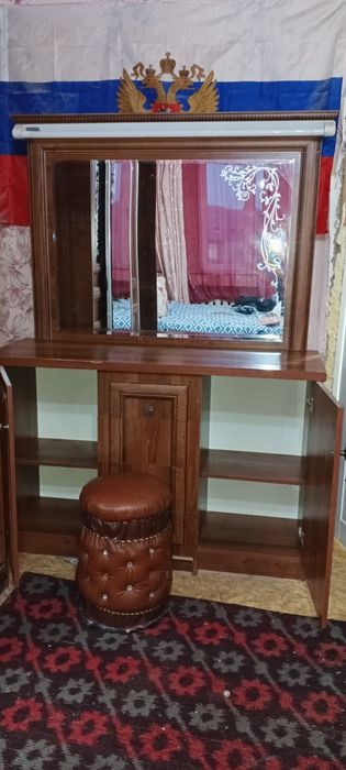 Продам камод с зерколом