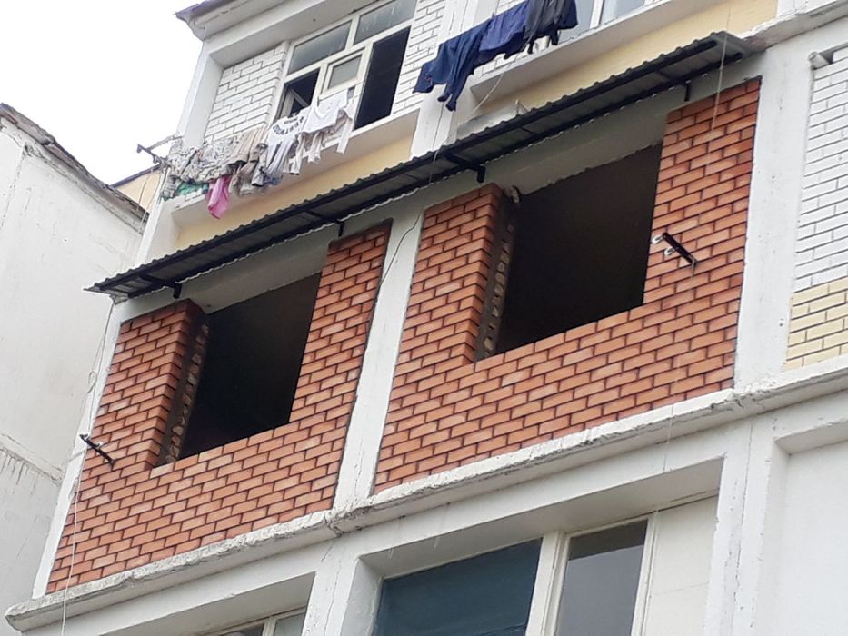 Делаю Кладка кирпича, балкон. Демонтаж услуги. Рустам