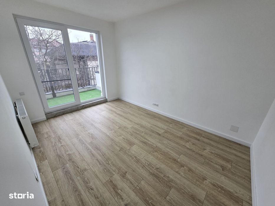 Apartament 3 camere,2 terase,2 băi,95mp,zona Centrală
