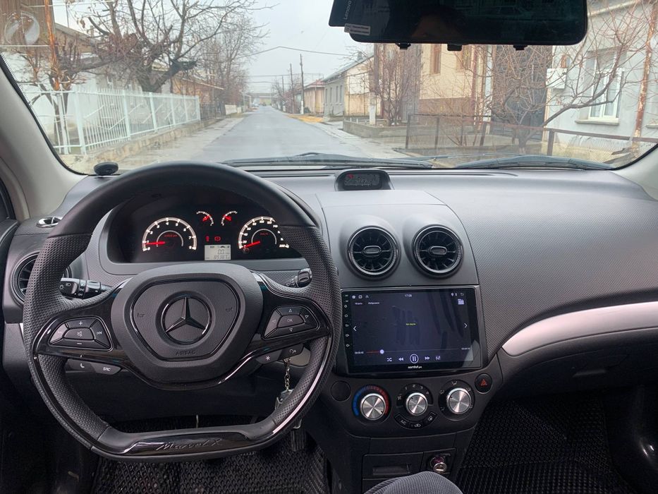 Нексия 3 сотилади