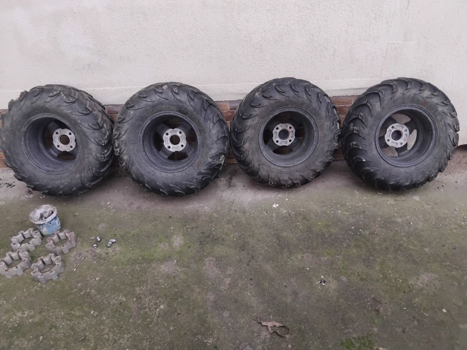 Vînd set roți cf moto noi