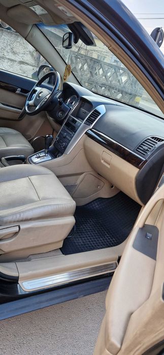 Vând Chevrolet Captiva motor 3.2 benzina