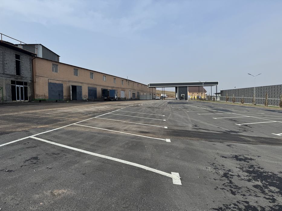 Здание под автосалон