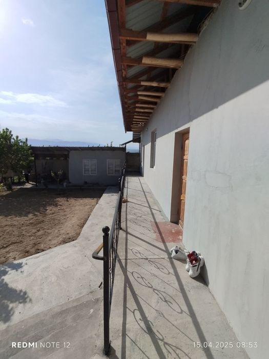 Chirchiq shahrida uy sotiladi