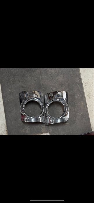 Оправа (накладки на туманки) на лх570