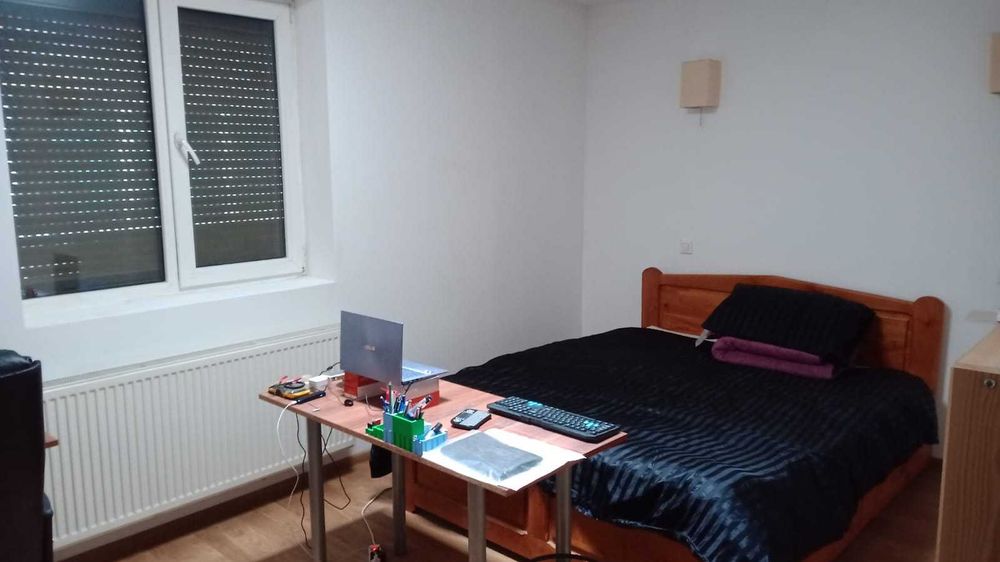 Apartament mare in vila cu curte/parcare