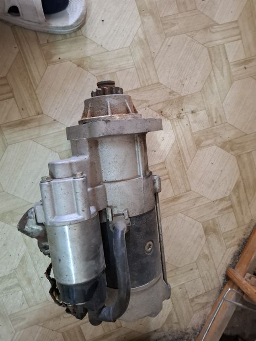 Продам стартер на погрузчик фронтальный б/у