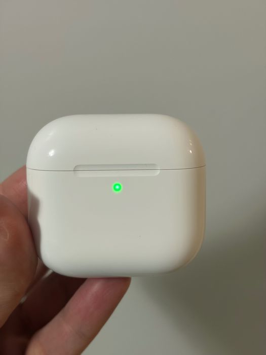 Наушники AirPods 4