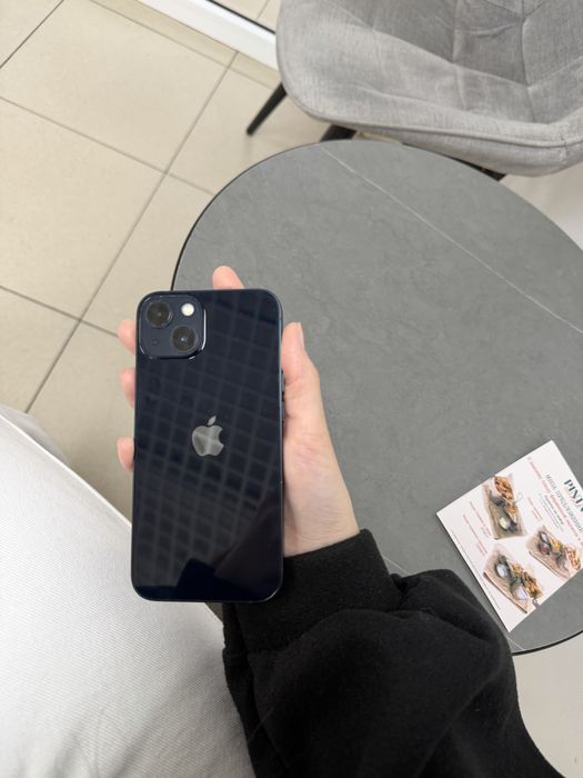 продаю Iphone 13