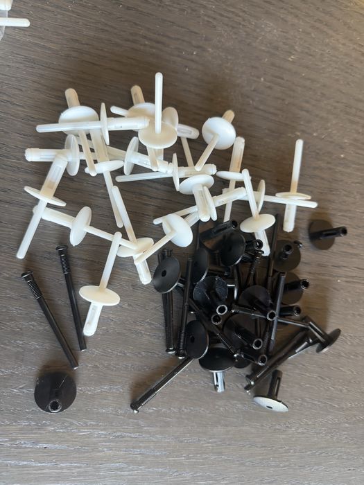 Nituri Clipsuri Cleme Bulbi Aripi BMW X3 X5 X6 F15 F16 F85 F86 X6M