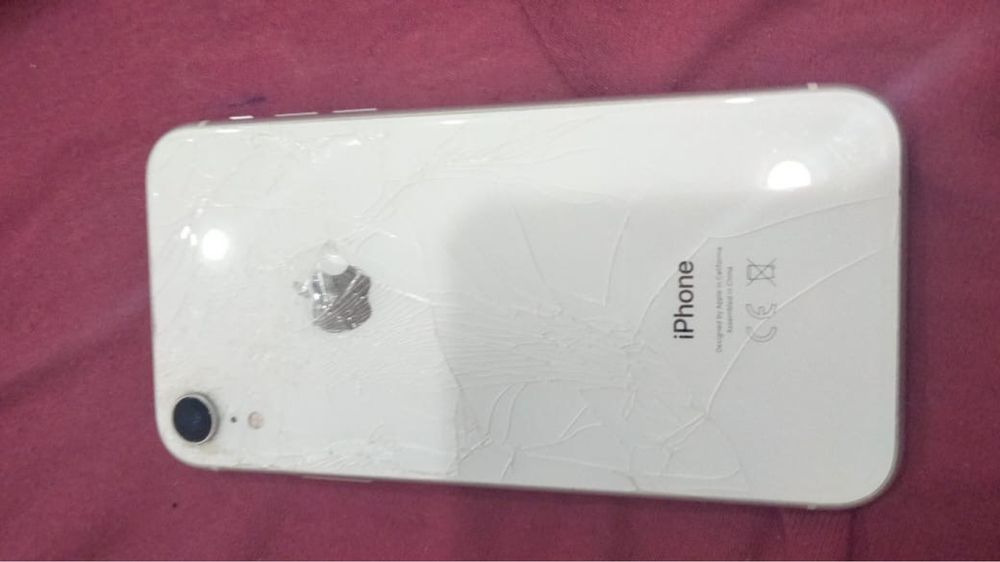 айфон хр в хорошем состоянии