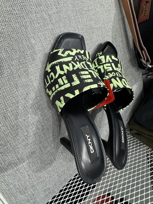 Дамски токчета почти нови DKNY