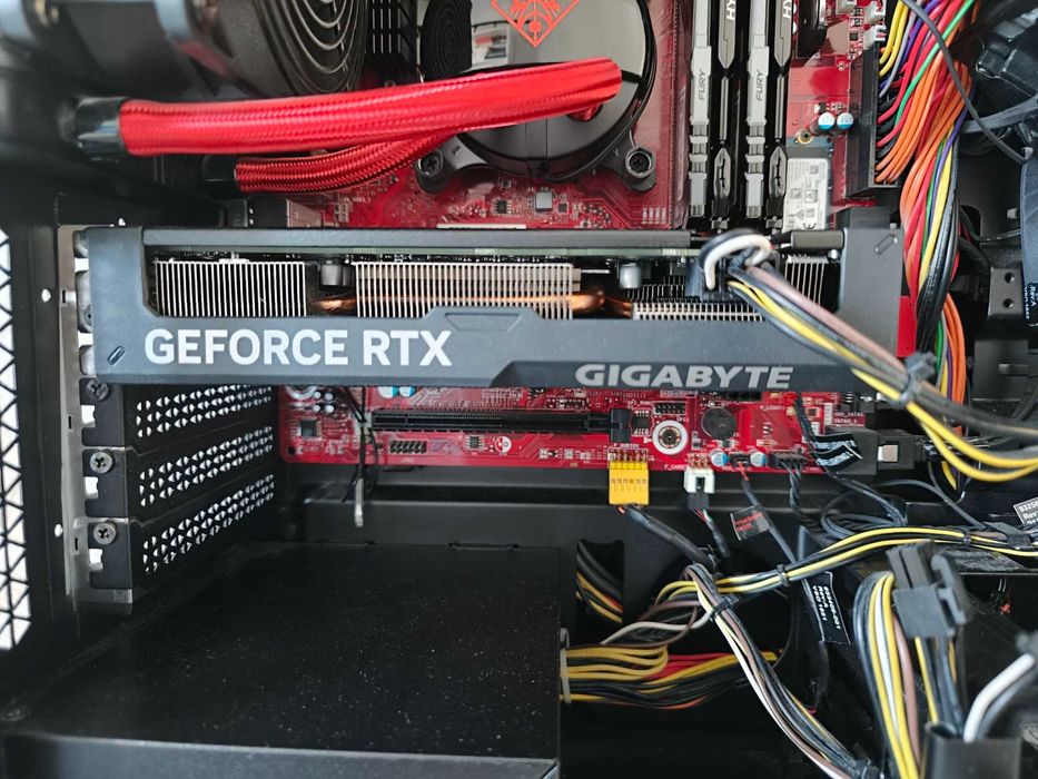 PC Gaming RTX 4060 Ti 16GB / 48GB RAM / 2.7TB – HP OMEN - negociabil