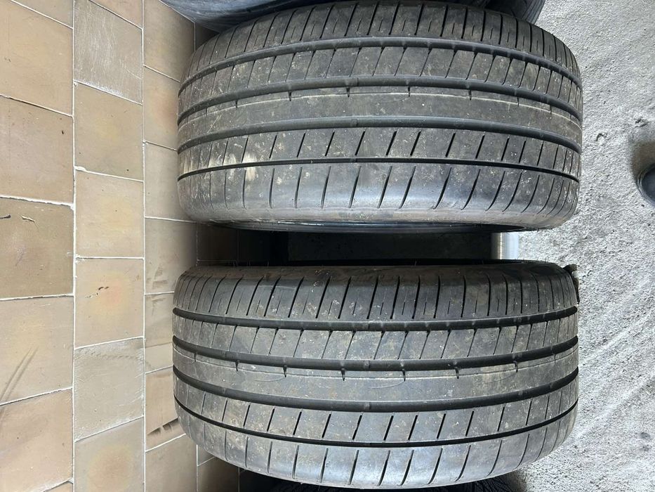 Летни гуми Dunlop 285 / 40 R 20 дот 2022г.