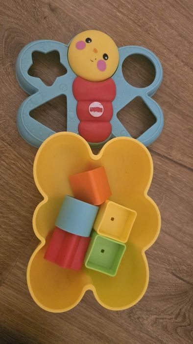 Крокодил за бутане с крачета с много други играчки